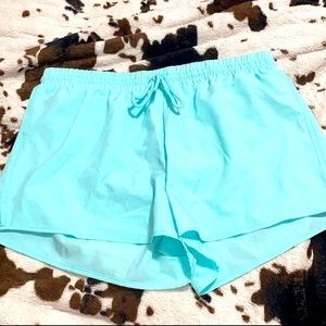 Turquoise crown and ivy